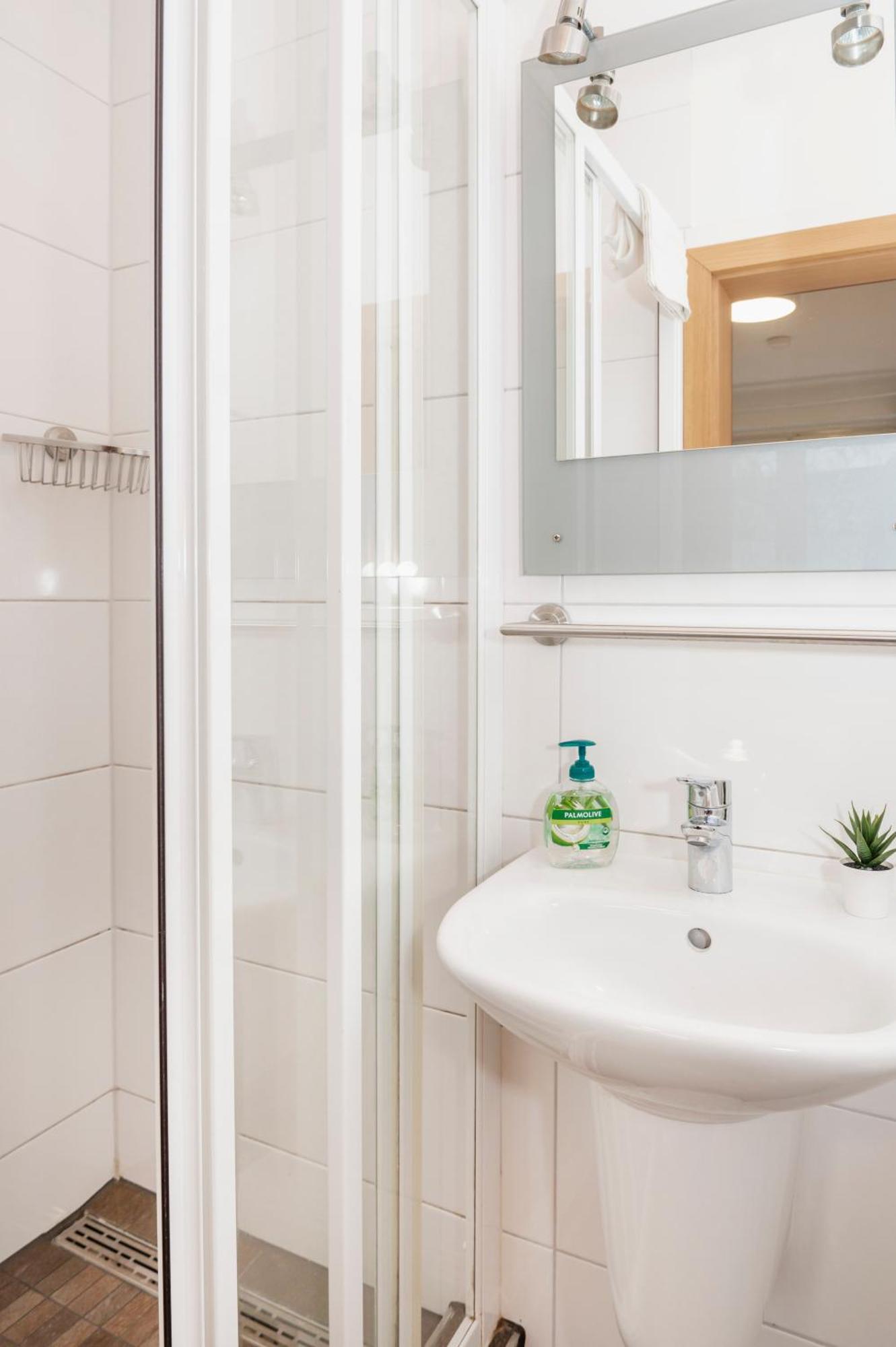 Kurzzeitglueck 24H Self Check-In E02 Apartamento Essen Exterior foto